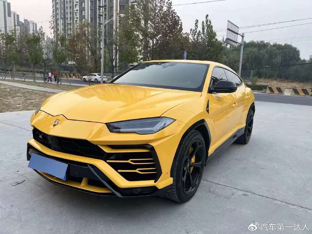炫酷外观下的跑车灵魂,江湖人称大黄牛"兰博基尼urus"-新浪汽车