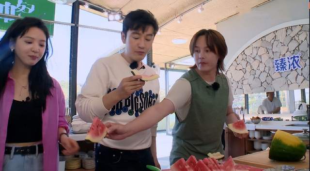 三百六十度曝光女神,又一位女演员走下神坛,却让观众拍手叫好休闲区蓝鸢梦想 - Www.slyday.coM 三百六十度曝光女神,又一位女演员走下神坛,却让观众拍手叫好休闲区蓝鸢梦想 - Www.slyday.coM