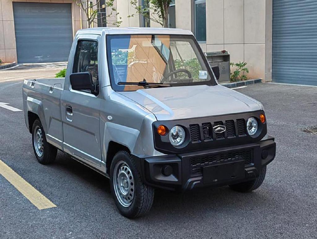 吉姆尼版的国产小皮卡外观很复古时尚2门2座续航185km