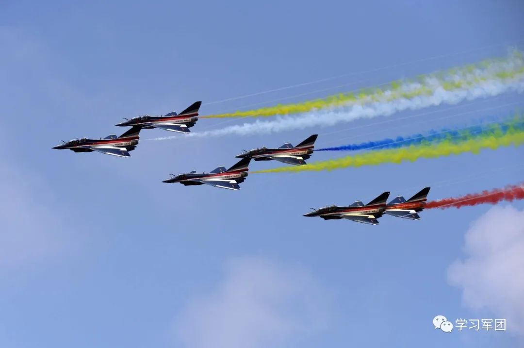 中国空军|红鹰|飞行表演队_新浪新闻