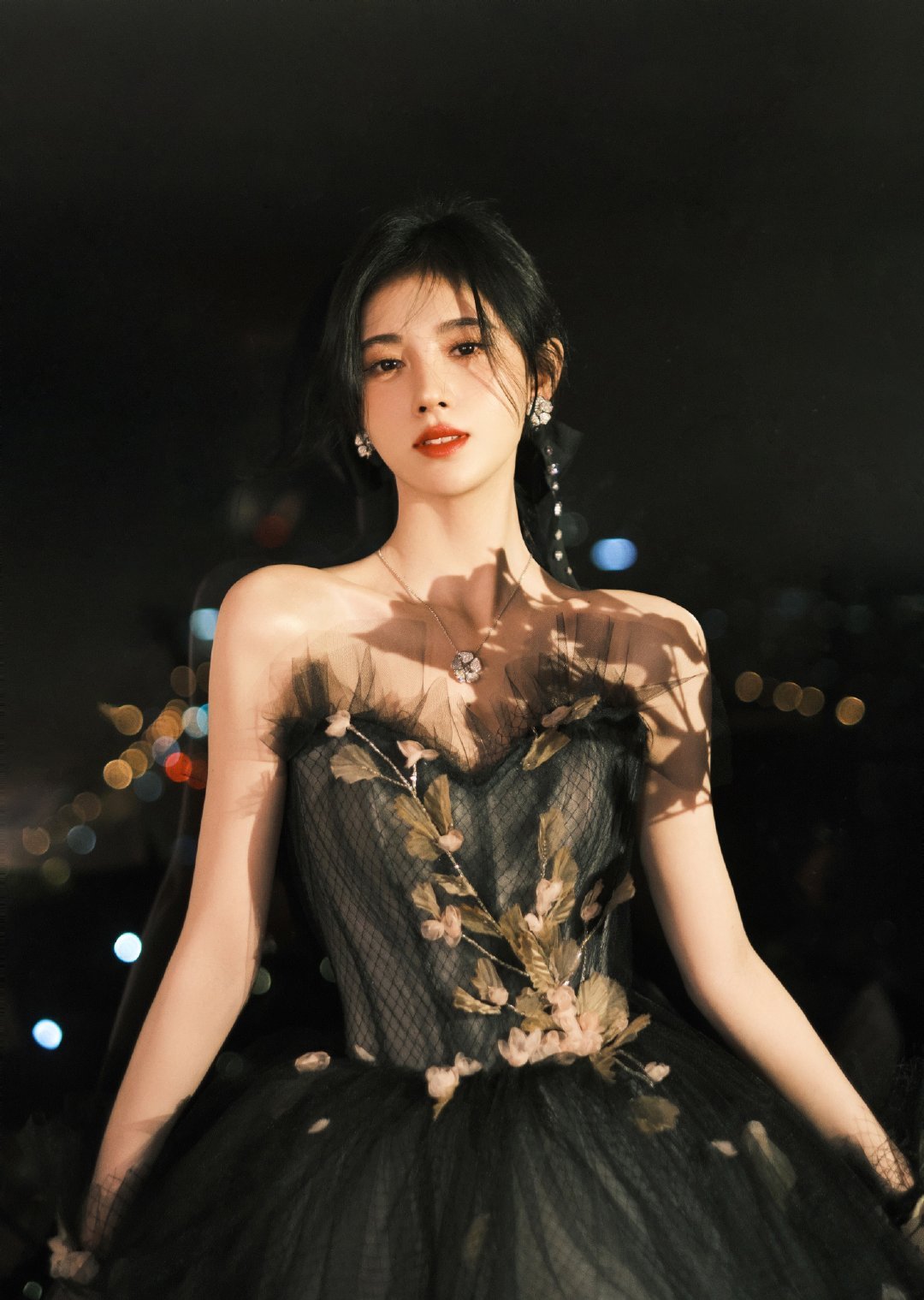 鞠婧祎 | 小鞠今日活动造型图来袭,鞠婧祎真的好美啊!