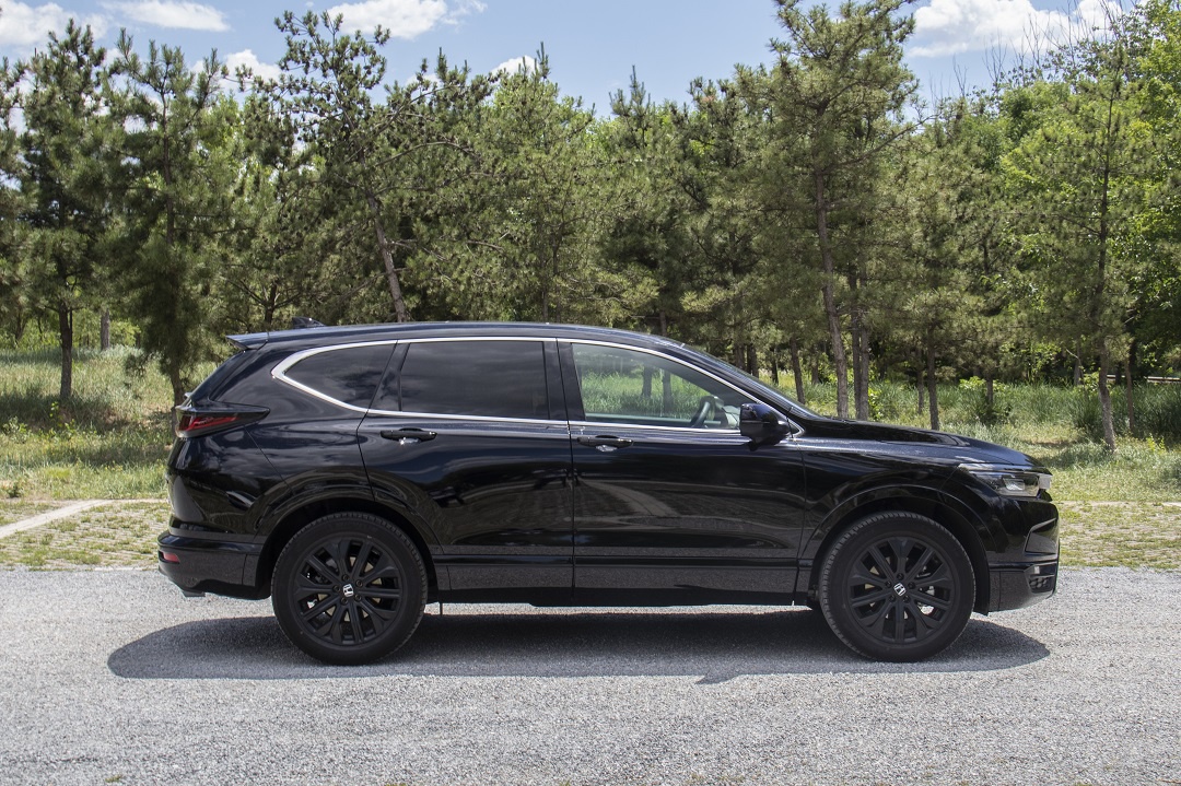 年轻人的新宠黑夜使者试驾本田皓影幻夜版