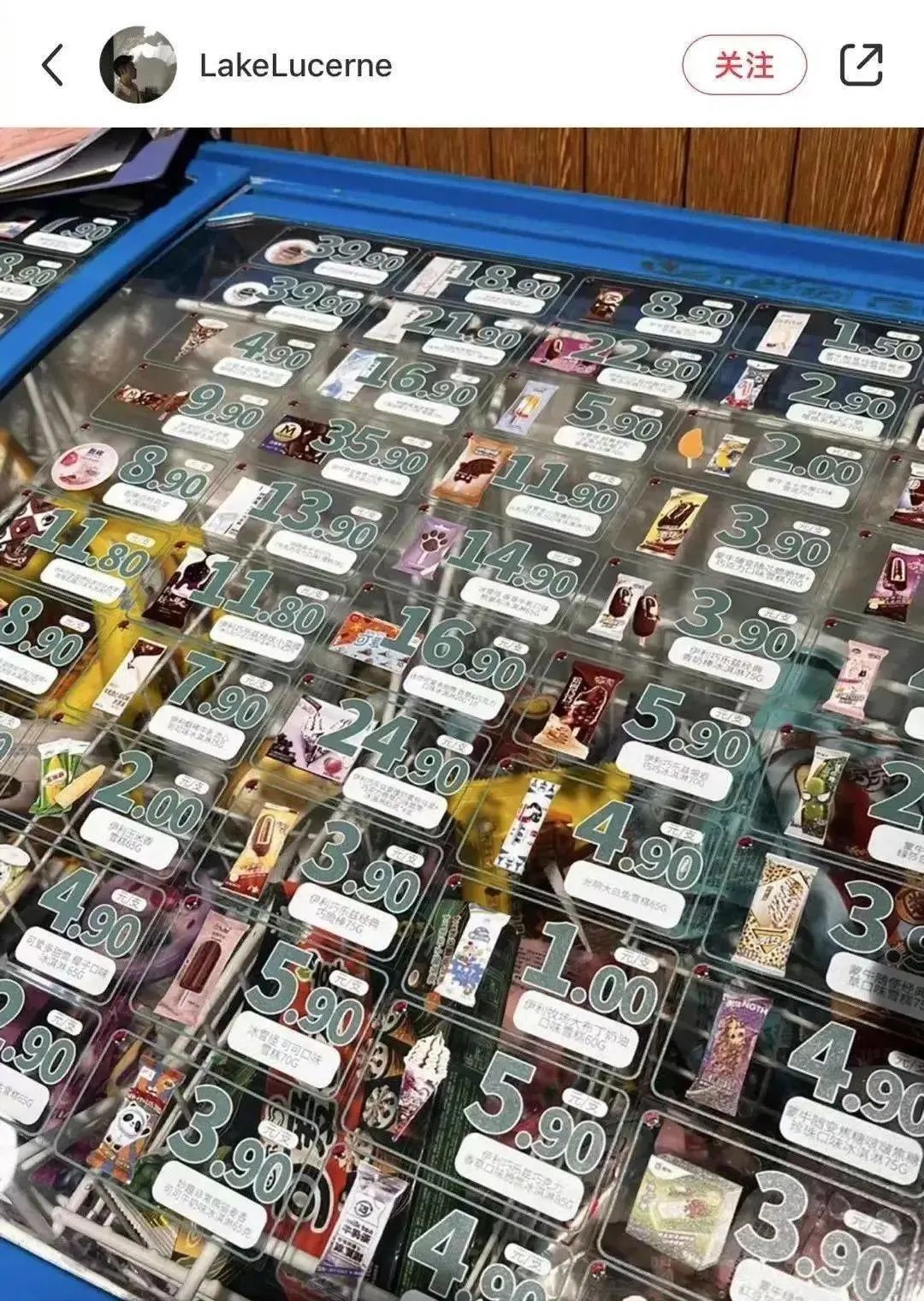 哈哈哈哈~下大雨坚持出门散步的柴犬和被震惊到的柯基!休闲区蓝鸢梦想 - Www.slyday.coM 哈哈哈哈~下大雨坚持出门散步的柴犬和被震惊到的柯基!休闲区蓝鸢梦想 - Www.slyday.coM