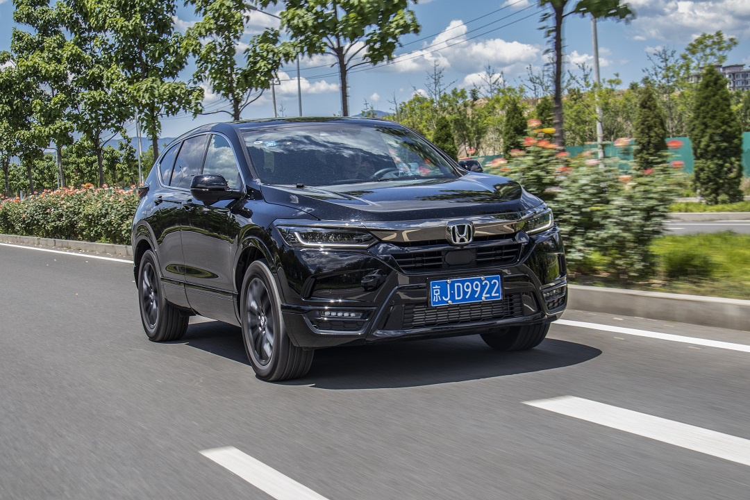 年轻人的新宠黑夜使者试驾本田皓影幻夜版