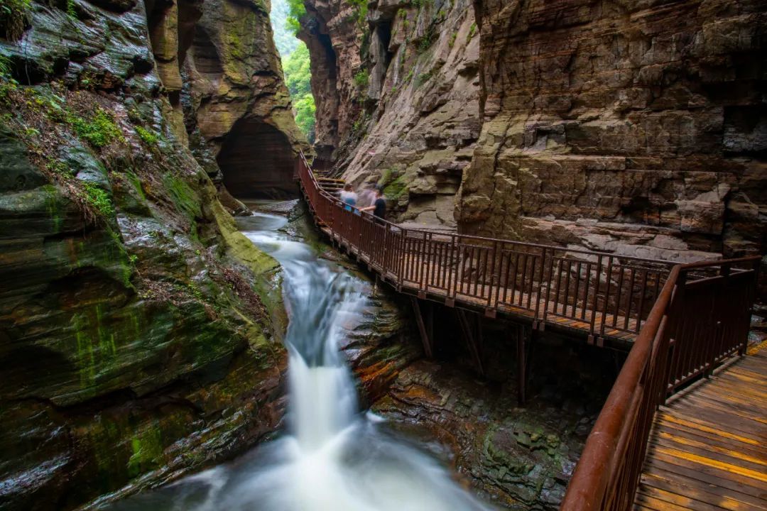 带上你的准考证来龙潭大峡谷吧