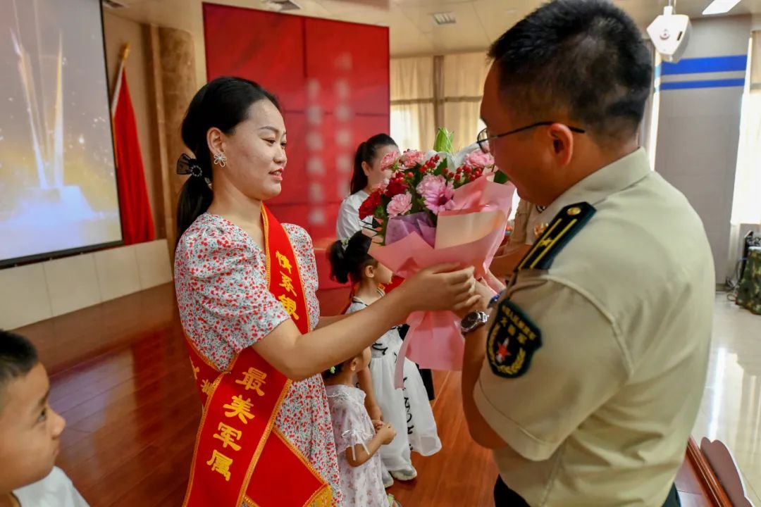 "|军属|官兵|雷康_新浪新闻