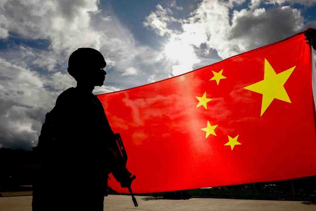 晒晒我与国旗的同框照→休闲区蓝鸢梦想 - Www.slyday.coM