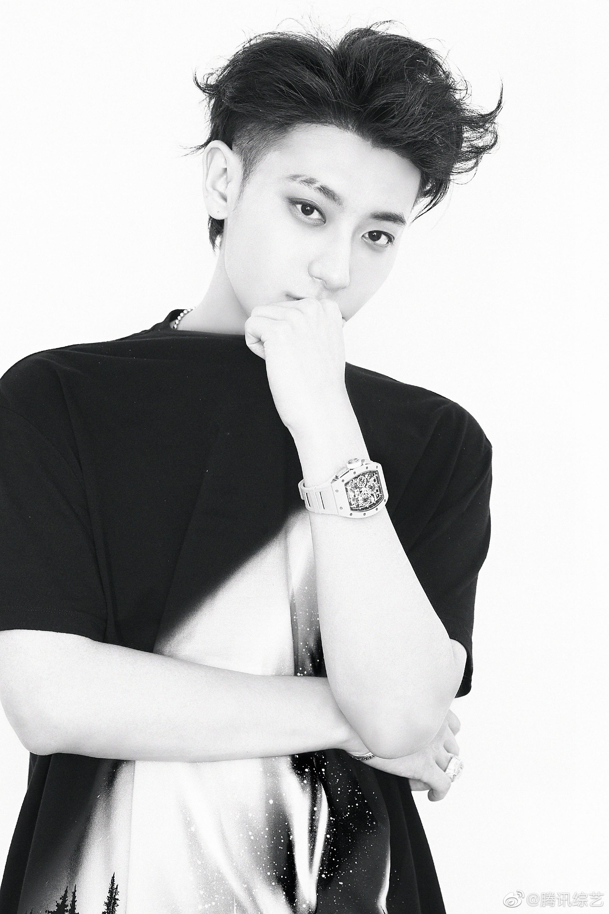 黑白无限想象……|黄子韬_新浪新闻