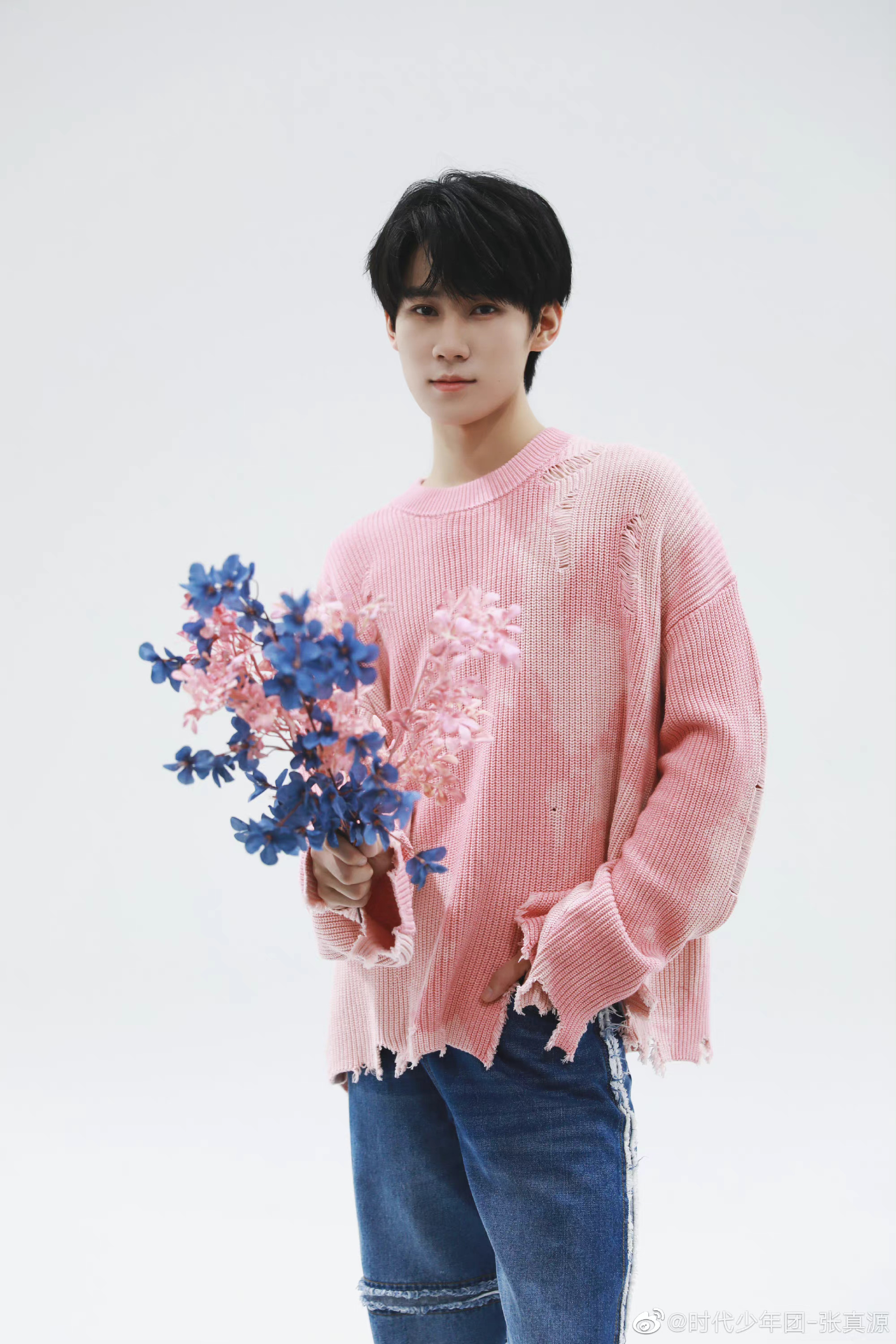 张真源戴口罩的仪式感每周七天不重样一天换一个