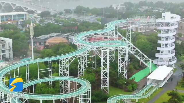 日照万平口空中漂流玻璃水滑道正式开业运营