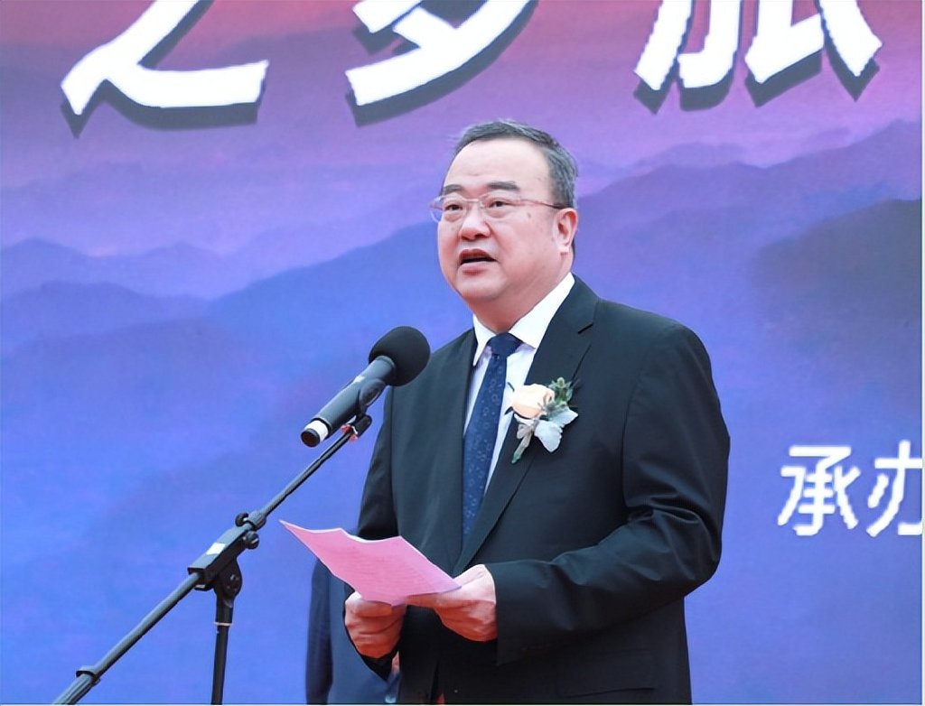 上海长峰集团有限公司董事长童锦泉致辞衢州市委副书记,市长徐张艳