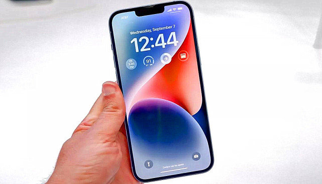 突然爆火？iPhone14 Plus开始被“吹捧”，我却劝大家做等等党休闲区蓝鸢梦想 - Www.slyday.coM