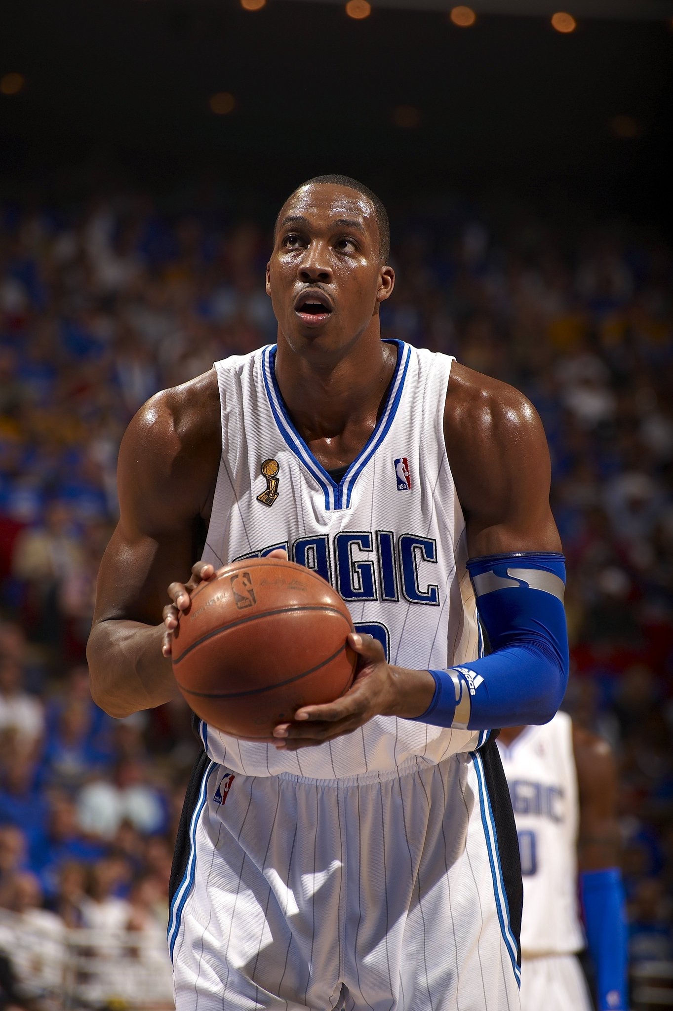 霍华德能否拿到一枚总冠军戒指,为16年的生涯画下一个圆满的句号?