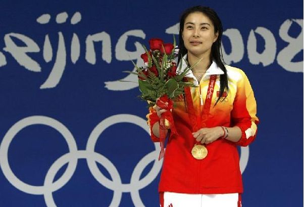 郭晶晶这个出生于普通家庭的女孩,用自己日复一日的训练,坚持不懈的