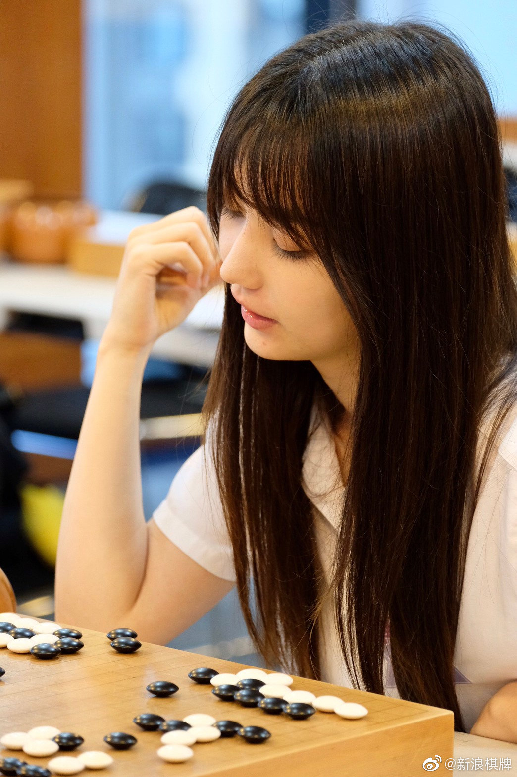 好久没见~ 比赛时的美少女黑嘉嘉图片来源:林敏浩twitter