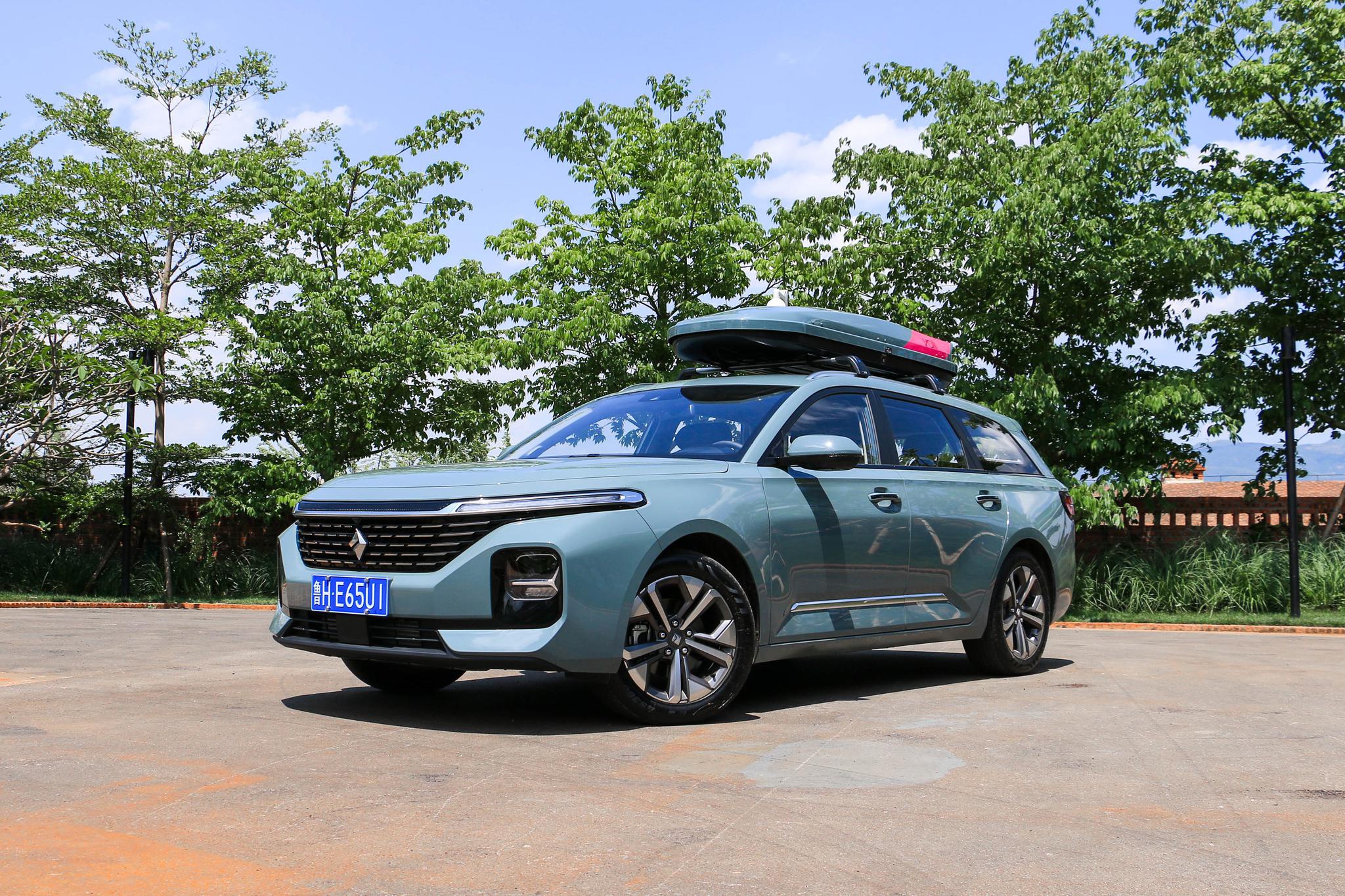 移动大平层享受生活新方式试驾新宝骏valli