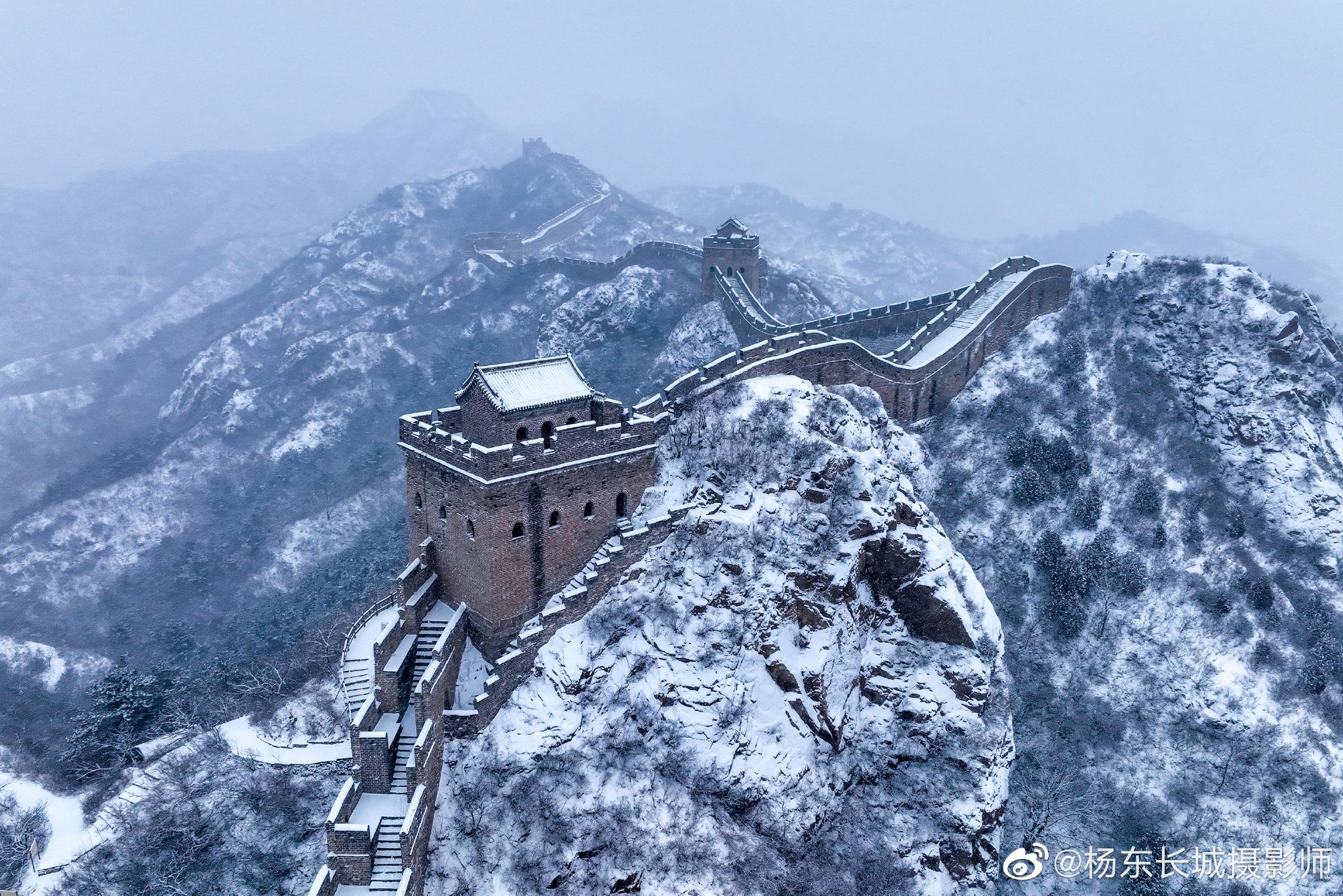 雪中金山岭长城9连拍长城冰糖葫芦5毛一个