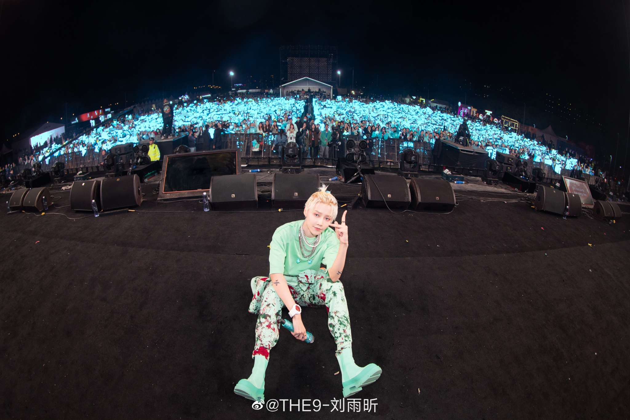 刘雨昕和粉丝大合照系列记录每次的相见时刻