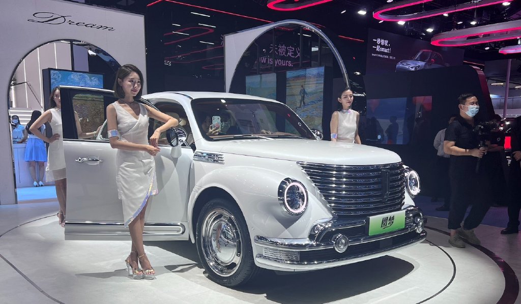 成都车展实拍wey牌圆梦dht我一个钢铁直男都被折服了