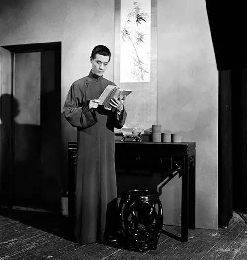 人民艺术家蓝天野逝世,曾为中共地下党员休闲区蓝鸢梦想 - Www.slyday.coM 人民艺术家蓝天野逝世,曾为中共地下党员休闲区蓝鸢梦想 - Www.slyday.coM