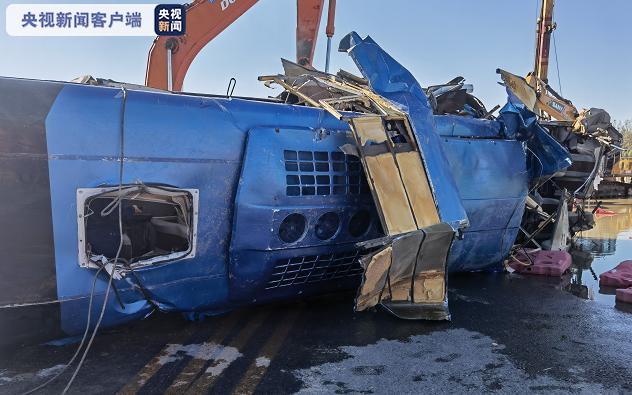 河北大巴坠河事故致14人遇难 河北通勤车坠河瞬间曝光！河北平山大巴坠河事故原因休闲区蓝鸢梦想 - Www.slyday.coM