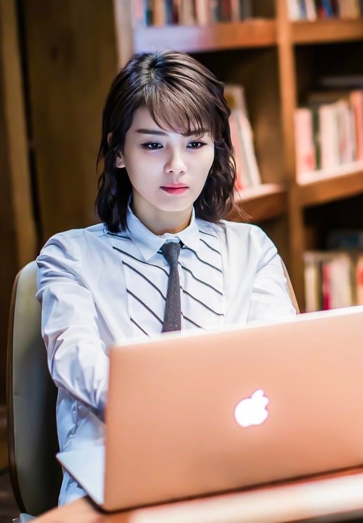 总裁式女明星:欢乐颂安迪是霸道总裁?那你没见过美人鱼的她