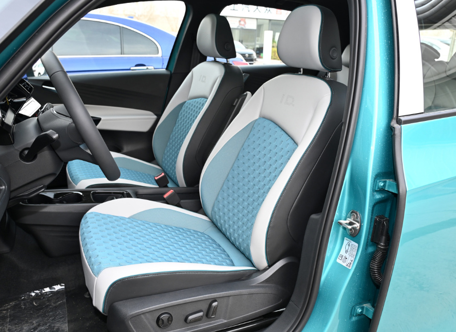 复古还是新潮？欧拉芭蕾猫对比大众ID.3谁更吸睛？