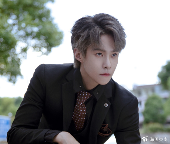 与窦唯女儿约会？岳明辉再次澄清，并晒聊天记录：我30了，勿扰休闲区蓝鸢梦想 - Www.slyday.coM