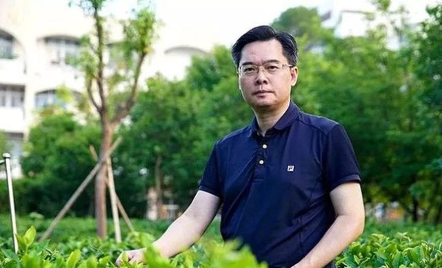 儿子娶安踏老板女儿女儿则嫁给七匹狼老板儿子自己也有几十亿