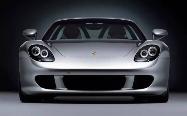 金恪建筑 一个人住着一栋 酒店 是什么感觉 挑高 保时捷 木饰面 新浪新闻