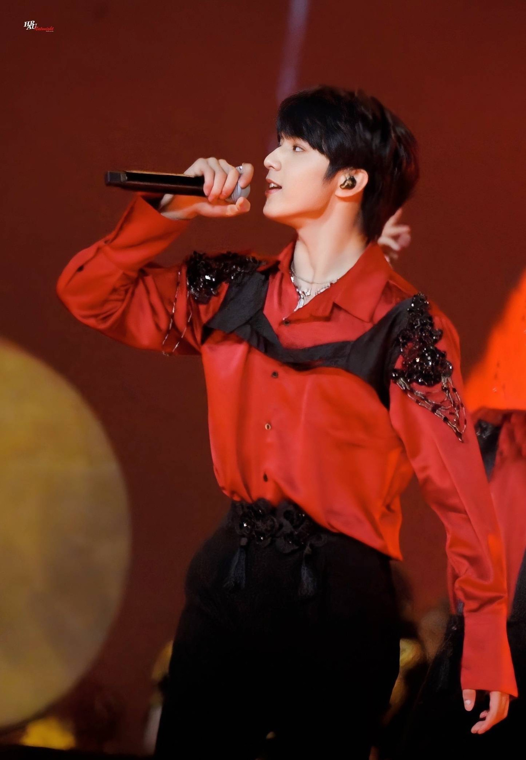 红红火火迎新年女友视角下的刘耀文太好看啦