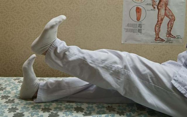 前有刘畊宏，现有“叶问蹲”，你适合这样“蹲”吗？杭州医生的建议来了休闲区蓝鸢梦想 - Www.slyday.coM