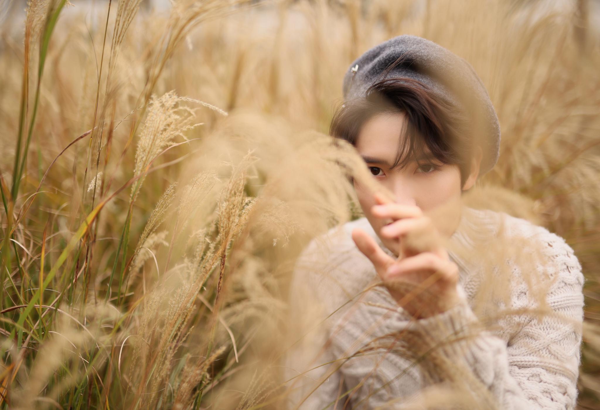 以芦苇荡为背景解锁暖冬大片