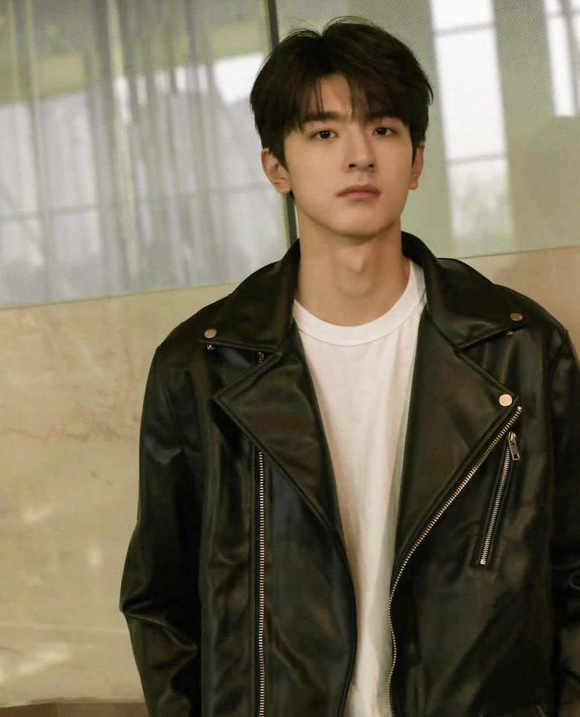 林一ins图片属于是可以做头像的类型了……_高清图集_新浪网