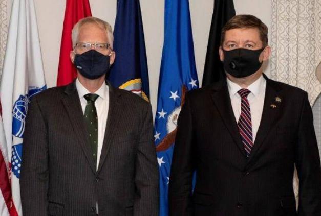 立陶宛两个“帮手”出现，普京迅速表态送上定心丸：力挺中国休闲区蓝鸢梦想 - Www.slyday.coM