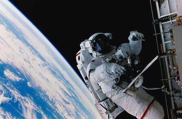 国际空间站寿命将至！美国艰难做出一决定，不料除了中国无人能救休闲区蓝鸢梦想 - Www.slyday.coM