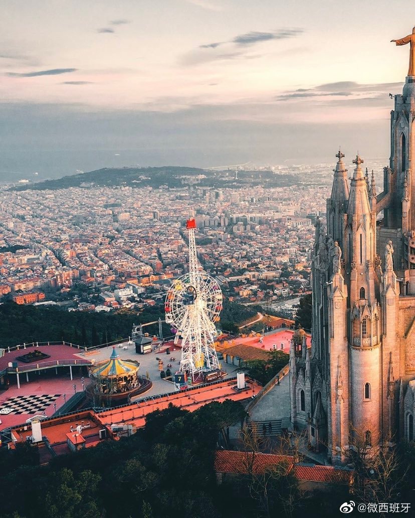 西班牙的巴塞罗那,提比达波主题公园 这也太梦幻了吧!__财经头条