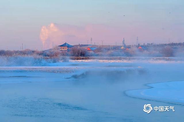 内蒙古呼伦贝尔伊敏河畔现雾凇美景水汽氤氲如仙境
