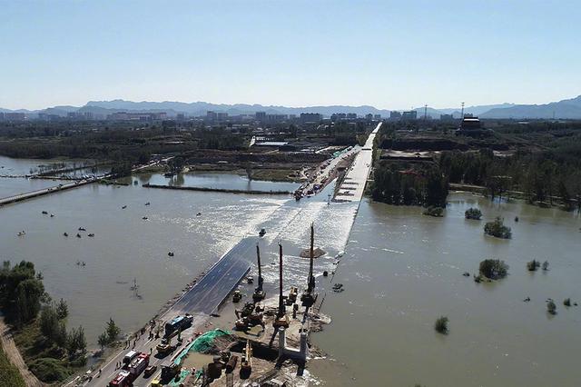 河北大巴坠河事故致14人遇难 河北通勤车坠河瞬间曝光！河北平山大巴坠河事故原因休闲区蓝鸢梦想 - Www.slyday.coM