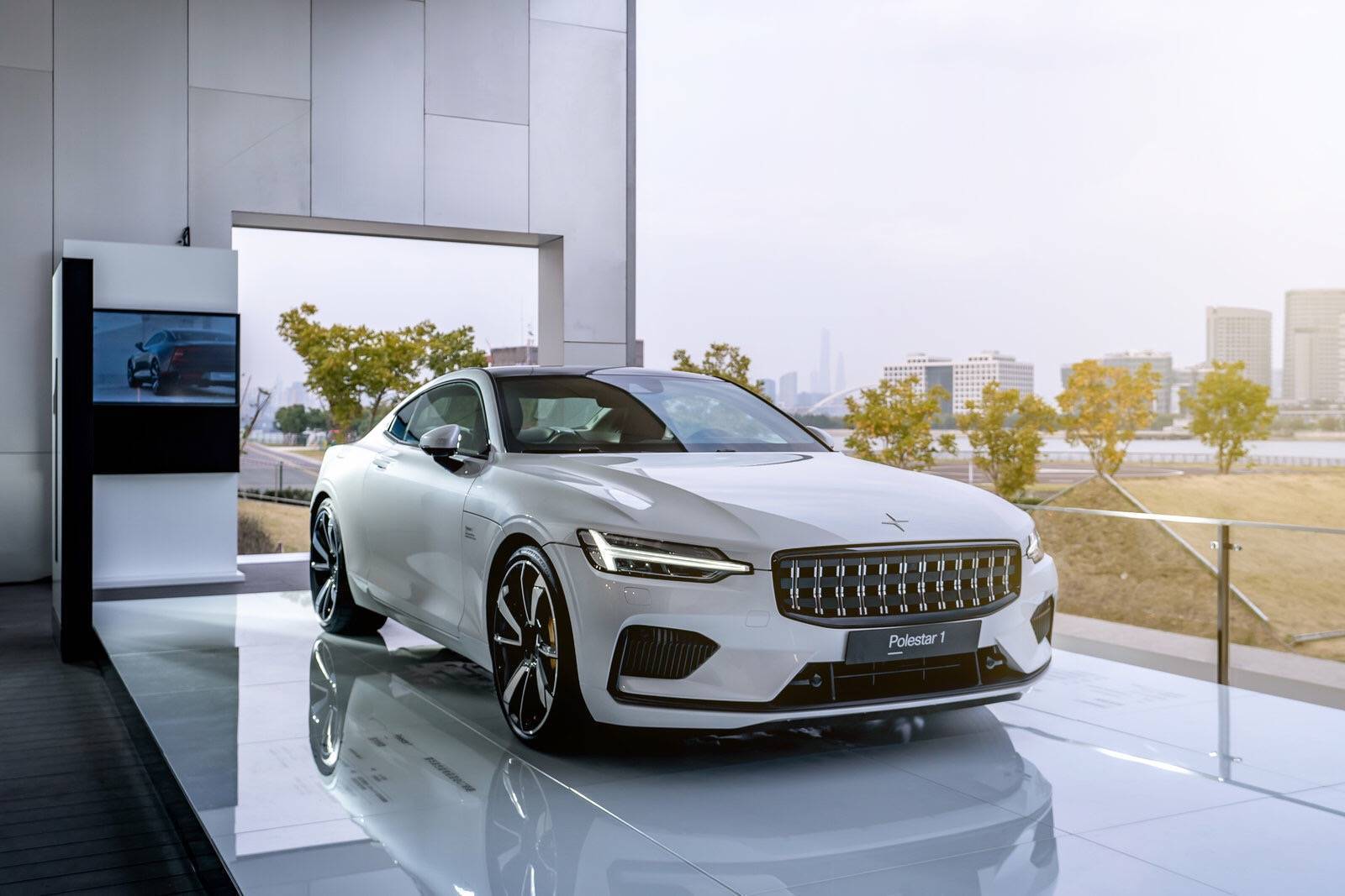 polestar极星是沃尔沃汽车集团和浙江吉利控股集团共同拥有的全球高