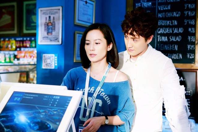 了《小丈夫》中的"魔王少年"陆小贝,爱上了大自己9岁的姚澜(俞飞鸿饰)