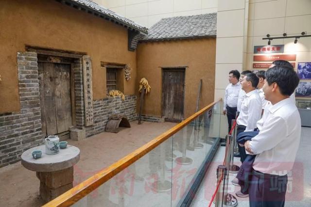 一场与革命先烈的“时空对话”休闲区蓝鸢梦想 - Www.slyday.coM 一场与革命先烈的“时空对话”休闲区蓝鸢梦想 - Www.slyday.coM