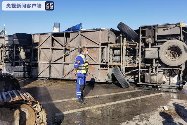 河北大巴坠河事故致14人遇难 河北通勤车坠河瞬间曝光！河北平山大巴坠河事故原因休闲区蓝鸢梦想 - Www.slyday.coM