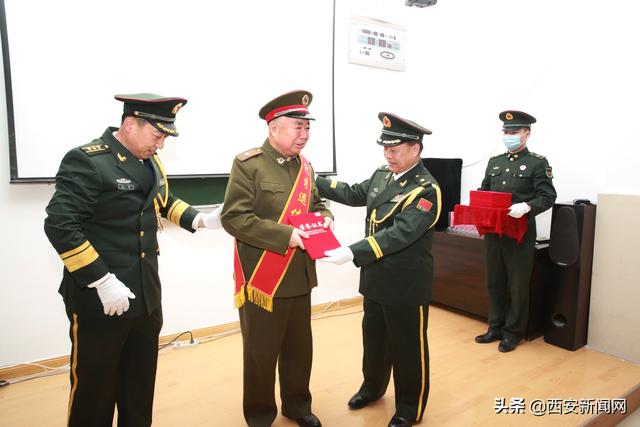 陕西省军区西安第五干休所召开退休干部座谈会