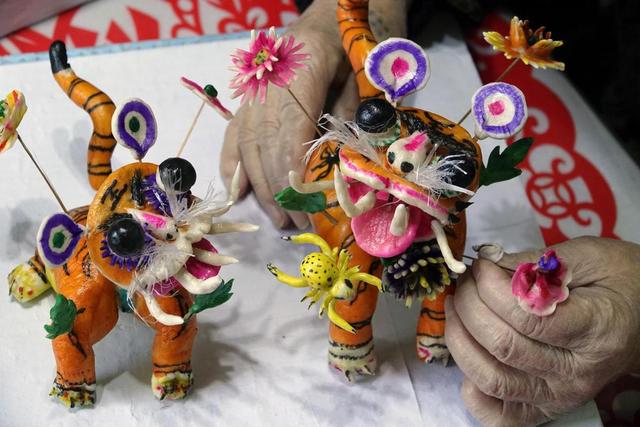 山西新绛八旬老人 用生肖虎面塑助力冬奥|绛州|新绛县|面塑_新浪新闻