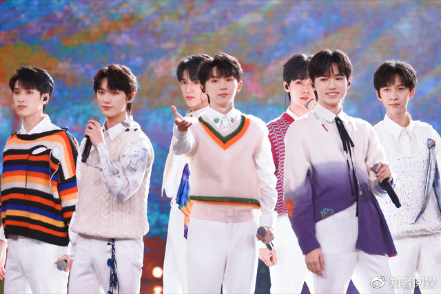 严浩翔北电报到,两手空空被质疑,眼神细节意外成焦点休闲区蓝鸢梦想 - Www.slyday.coM 严浩翔北电报到,两手空空被质疑,眼神细节意外成焦点休闲区蓝鸢梦想 - Www.slyday.coM