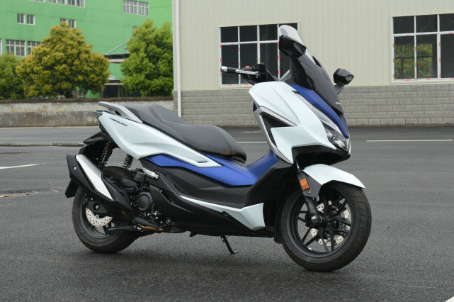 卖爆是必然 同级最香大踏板 本田nss350试驾体验