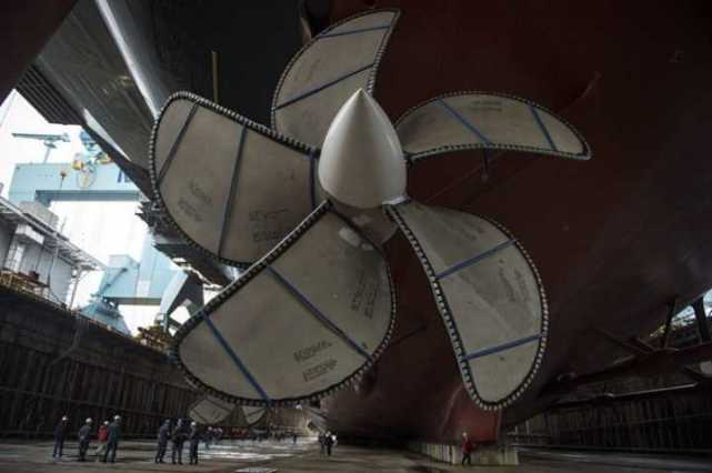 我国造出世界最大船用螺旋桨4层楼高重480吨航空母舰都不配用