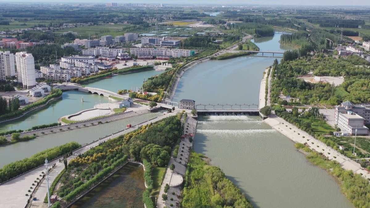 新疆博湖:县城变景区 人在画中游  "棚户区"变迁折射博湖满满幸福感