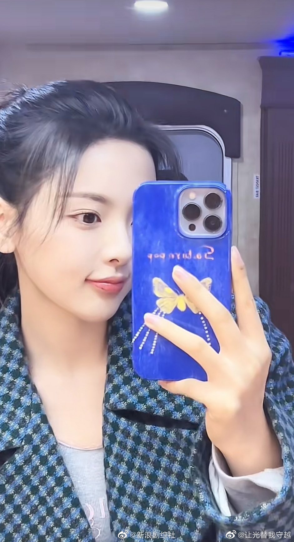 杨超越高马尾对镜拍,高马尾好元气啊……_高清图集_新浪网